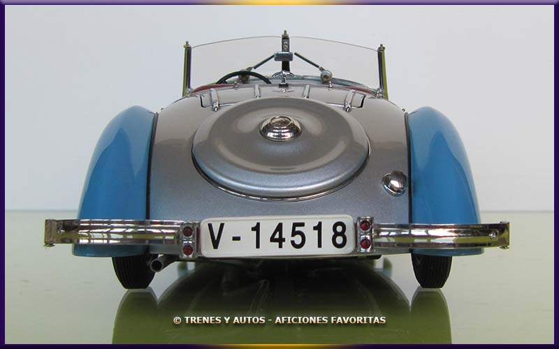 Audi Front 225 Roadster - CMC Models 1/18