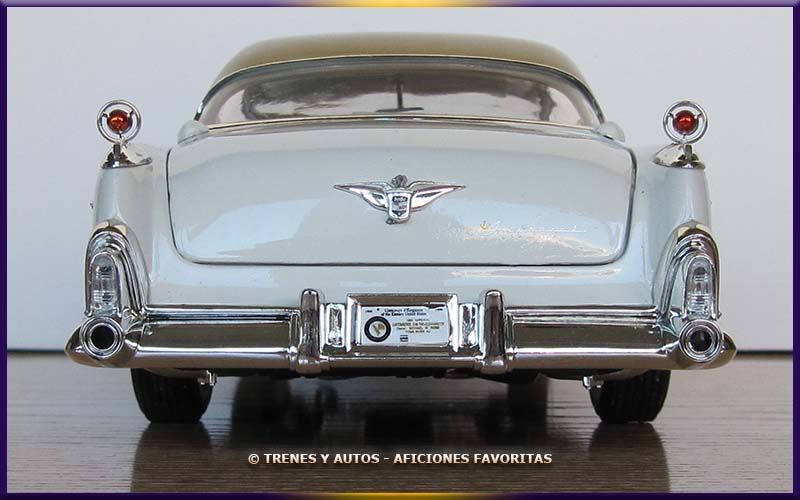 Chrysler Imperial Hard Top - Signature Models 1/18