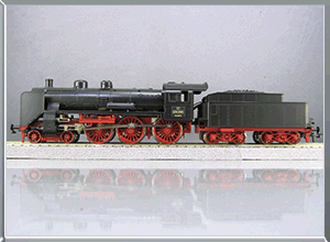 Locomotora vapor con ténder BR-17 - Renfe