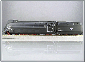 Locomotora vapor con ténder BR01 - DRG