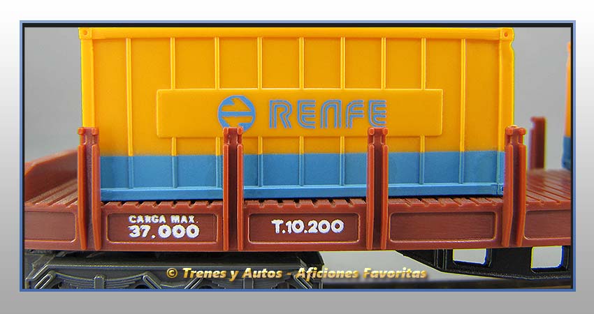 Vagón telero con contenedores T.10.200 Renfe