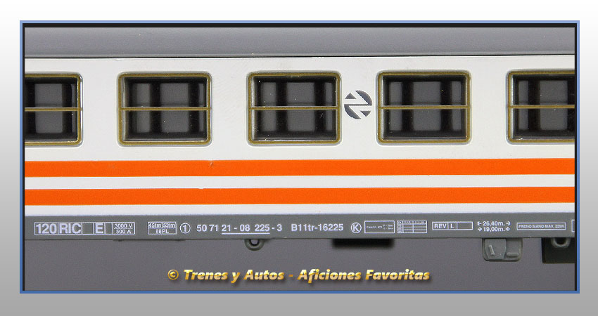 Coche pasajeros Serie 16000 "Regionales· - Renfe