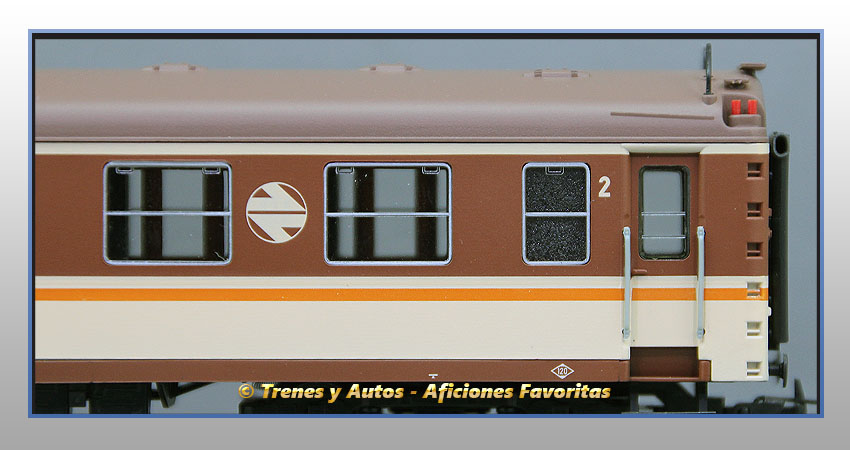 Coche pasajeros Serie 5000 BB1-5297 "Estrella" - Renfe