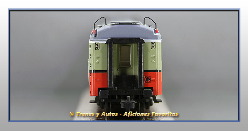 Coche pasajeros Serie 6000 "Luky" B7-6217 - Renfe