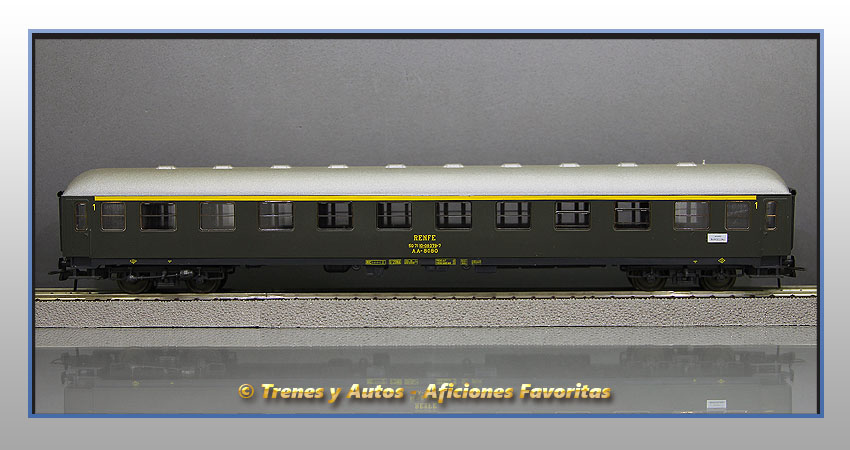 Coche pasajeros Serie 8000 AA-8080 - Renfe