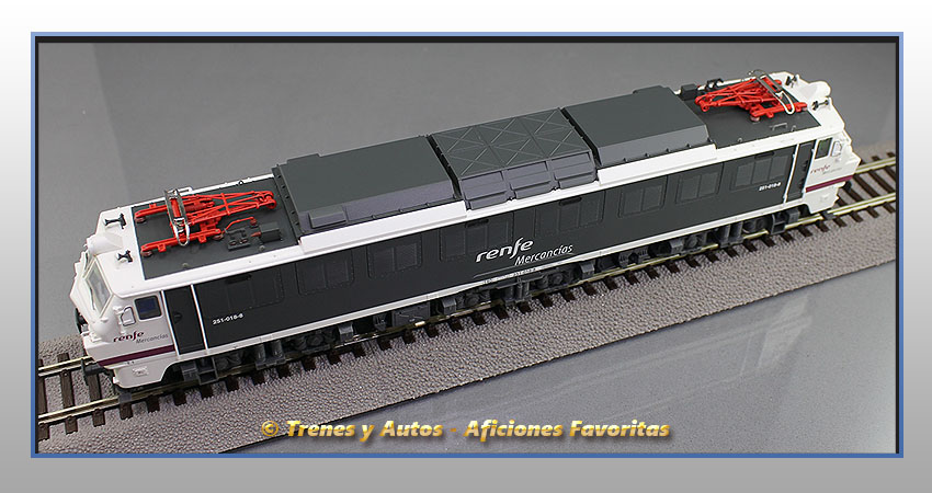 Locomotora eléctrica Serie 251 "Mercancías" - Renfe