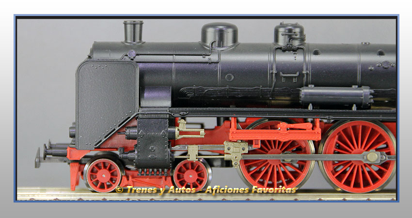 Locomotora vapor con ténder BR-17 - Renfe