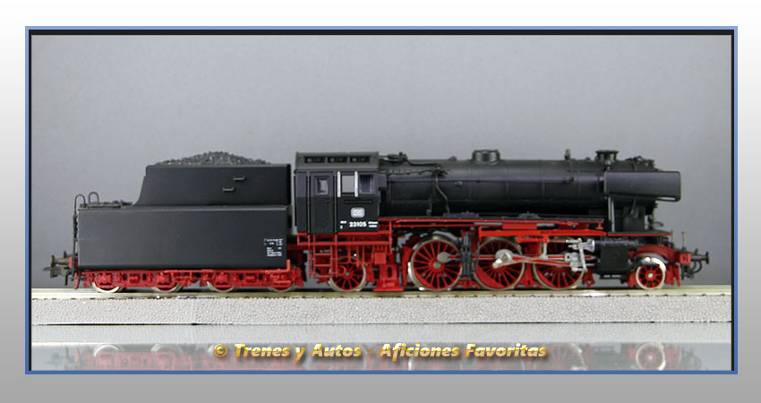 Locomotora vapor con ténder BR-23 - DB