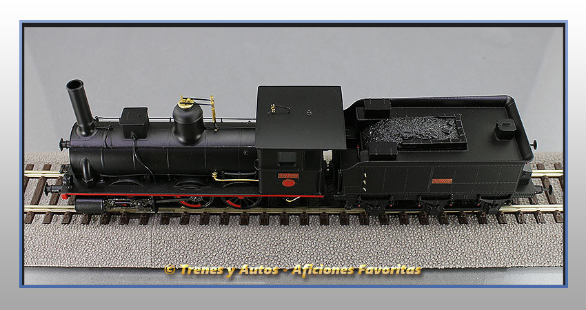 Locomotora vapor con ténder 030-2305 - Renfe