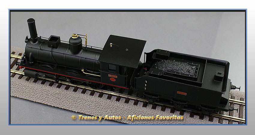 Locomotora vapor con ténder 030-2264 - Renfe