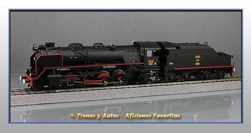 Locomotora vapor con ténder Serie 141F Mikado - Renfe