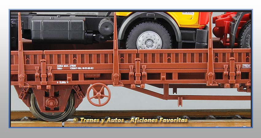Vagón plataforma telero Tipo Ks "Tractoras Correos y Pastas Gallo" - Renfe