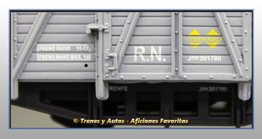 Vagón cerrado Tipo J 300000 con garita elevada (gris) - Renfe