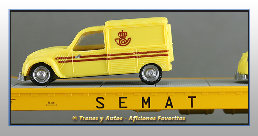 Vagón transporte automóviles "SEMAT" con furgonetas Correos - Renfe