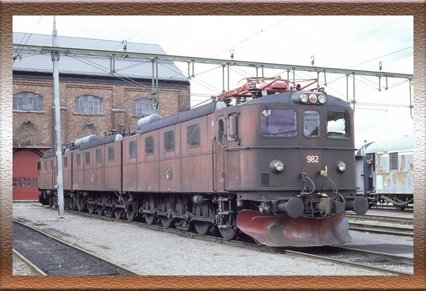 Locomotora eléctrica triple Dm3 982 - Suecia
