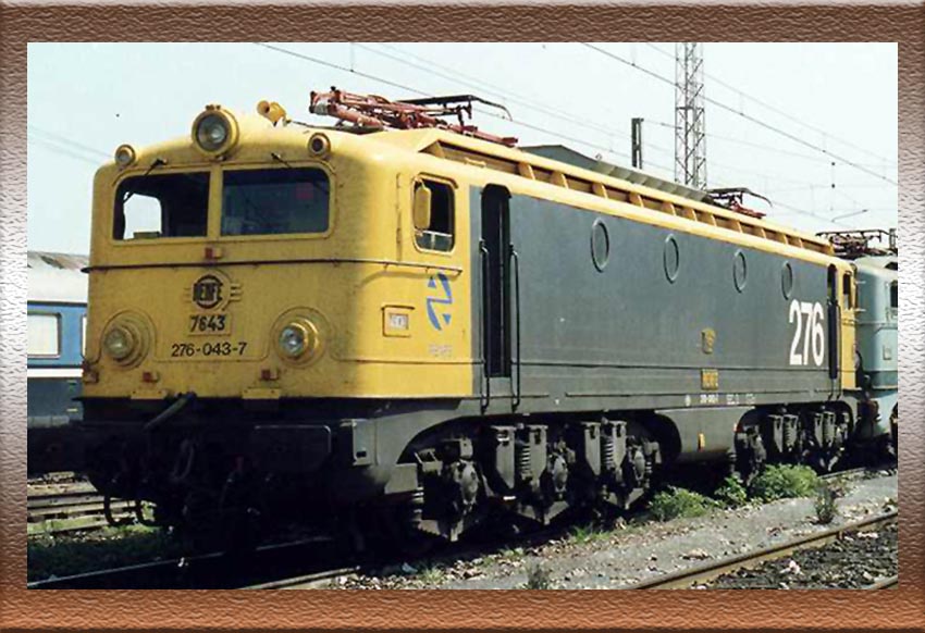 Locomotora eléctrica 276 043-7 "TAXI" - Renfe