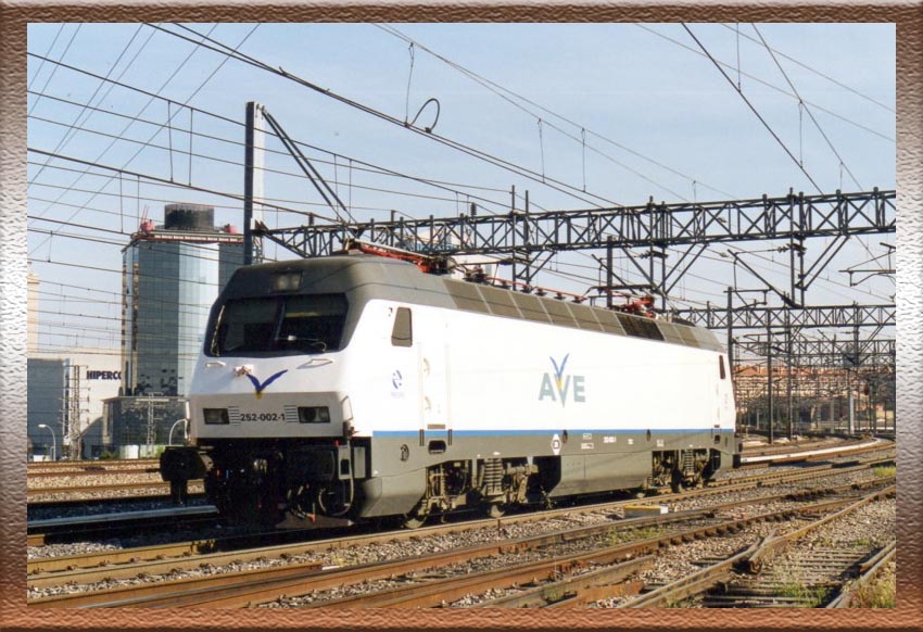 Locomotora eléctrica 252 002-1 "AVE" - Renfe