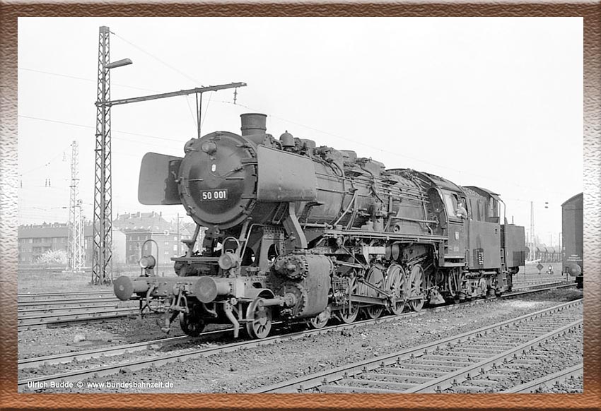 Locomotora vapor ténder 50 001 - DB