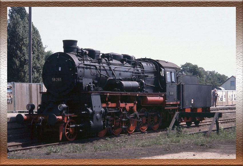 Locomotora vapor ténder Prusiana G12 58 261 - DR