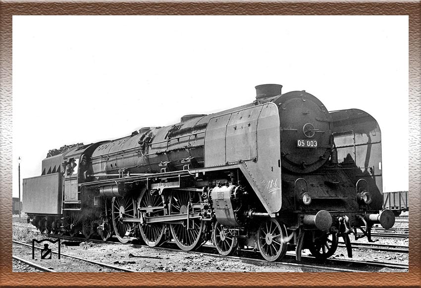 Locomotora vapor ténder BR 05 003 _DRG