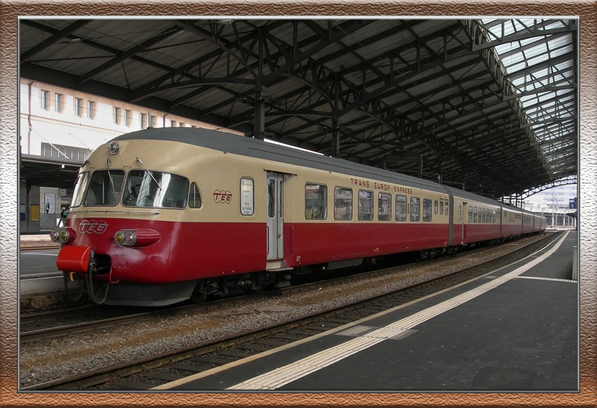 Tren automotor eléctrico Serie RAe TEE II "Gottardo" - SBB