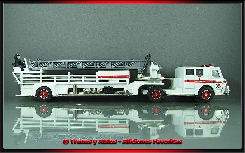 American LaFrance Aerial Ladder