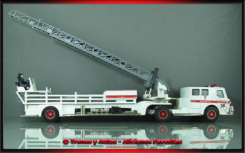 American LaFrance Aerial Ladder