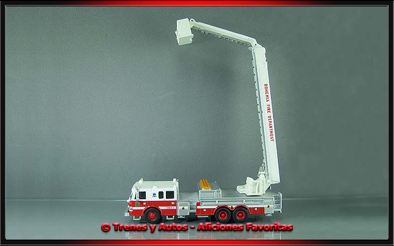Pierce Bronto Lance Ladder