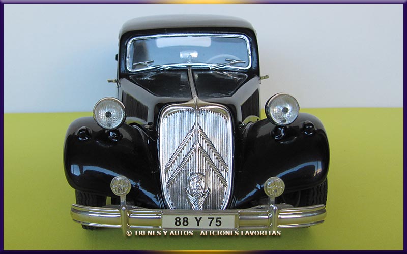 Citroën 15 CV - Maisto 1/18