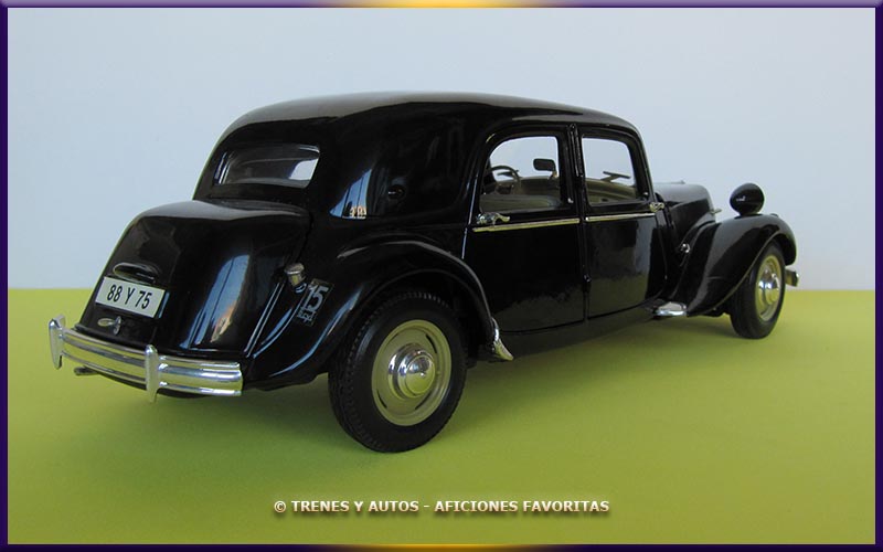 Citroën 15 CV - Maisto 1/18