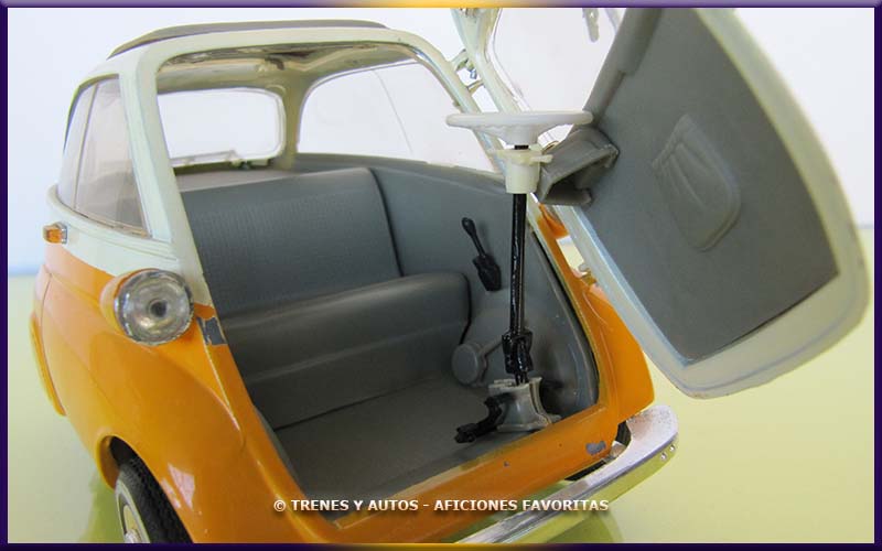 BMW Isetta 250 - Revell 1/18
