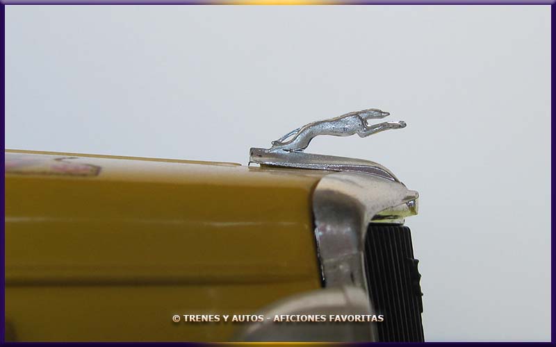 Ford V8 Roadster - Solido 1/18