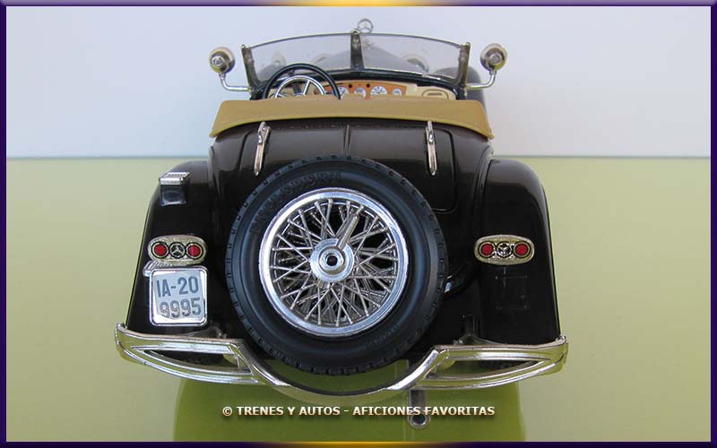 Mercedes Benz 500K Luxury Roadster - Bburago 1/18
