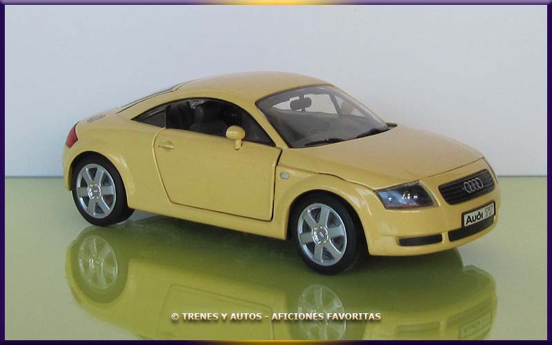 Audi TT Coupé Quattro - Revell 1/18