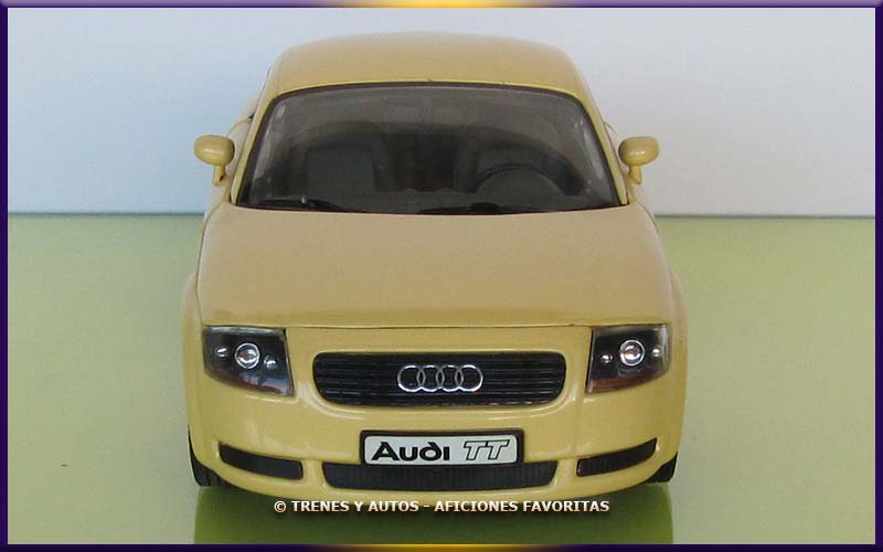 Audi TT Coupé Quattro - Revell 1/18