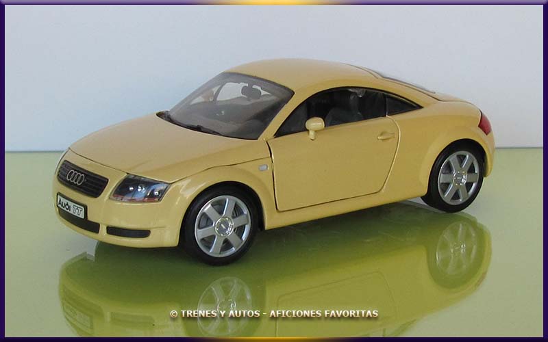 Audi TT Coupé Quattro - Revell 1/18