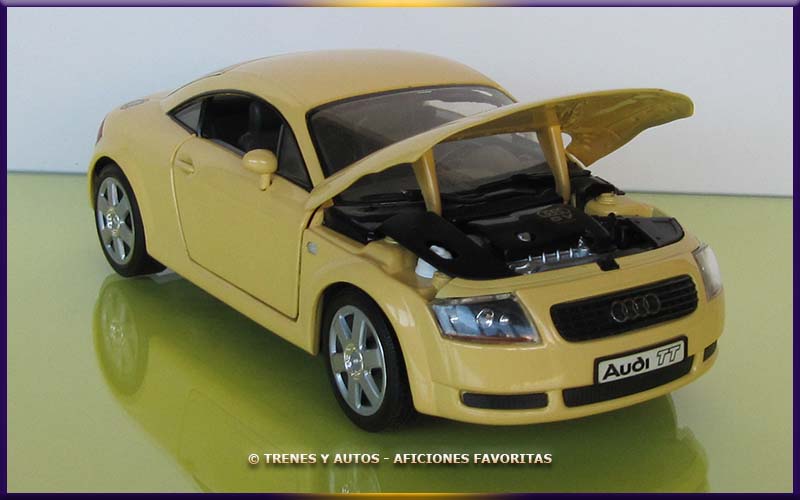 Audi TT Coupé Quattro - Revell 1/18