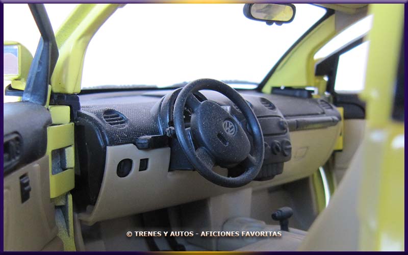 Volkswagen New Beetle - gate 1/18