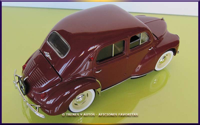 Renault 4 CV - Solido 1/17