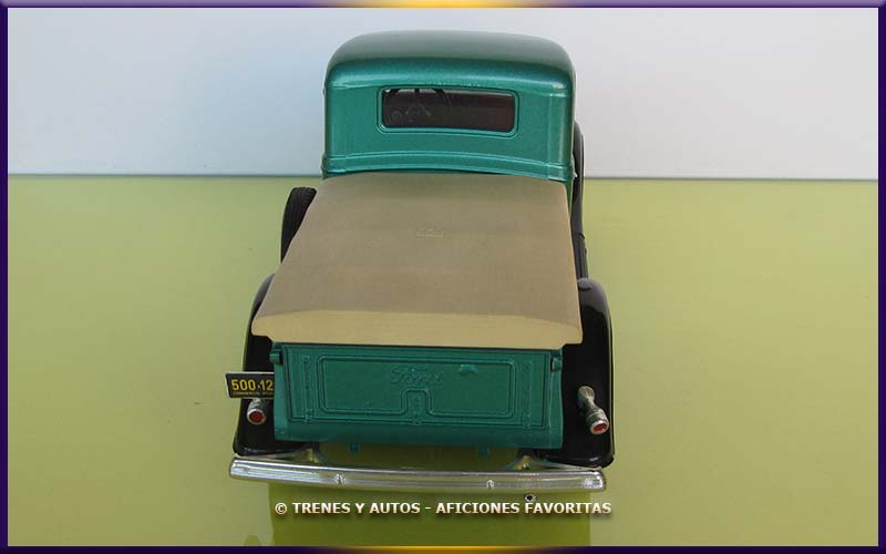 Ford V8 Pick Up - Solido 1/19