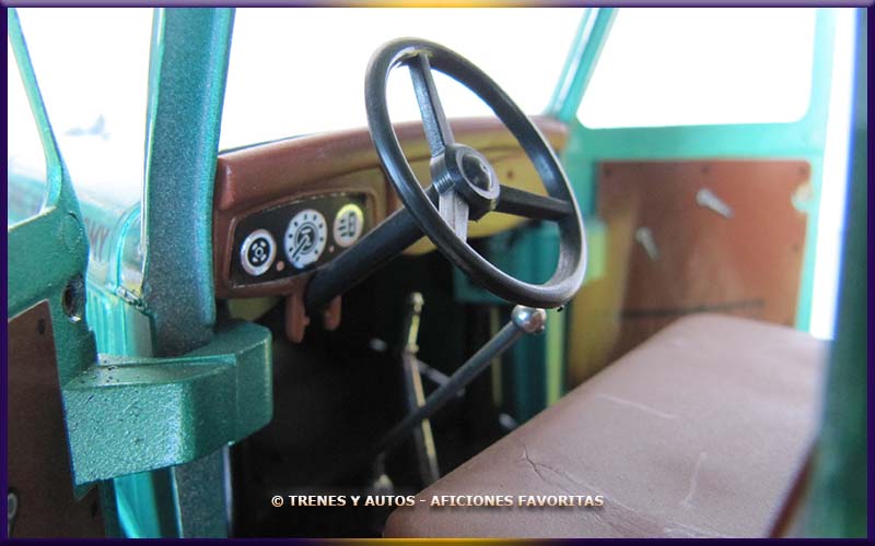 Ford V8 Pick Up - Solido 1/19