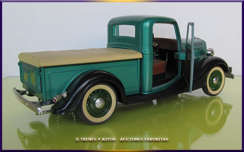 Ford V8 Pick Up - Solido 1/19