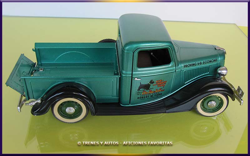 Ford V8 Pick Up - Solido 1/19