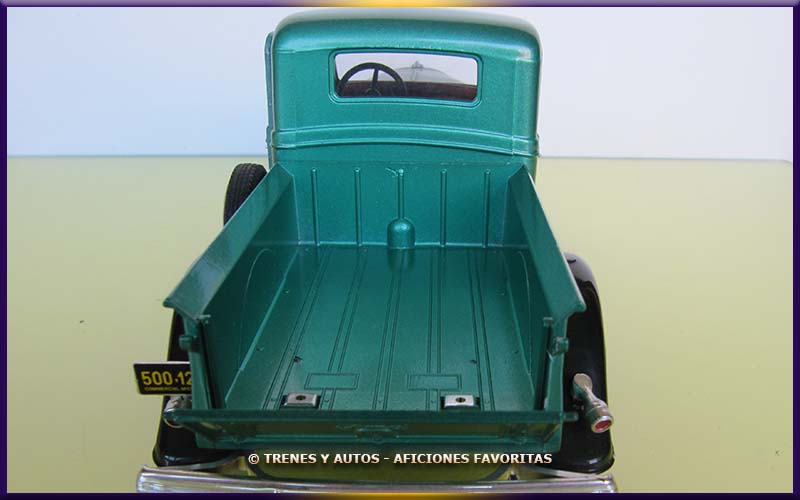 Ford V8 Pick Up - Solido 1/19