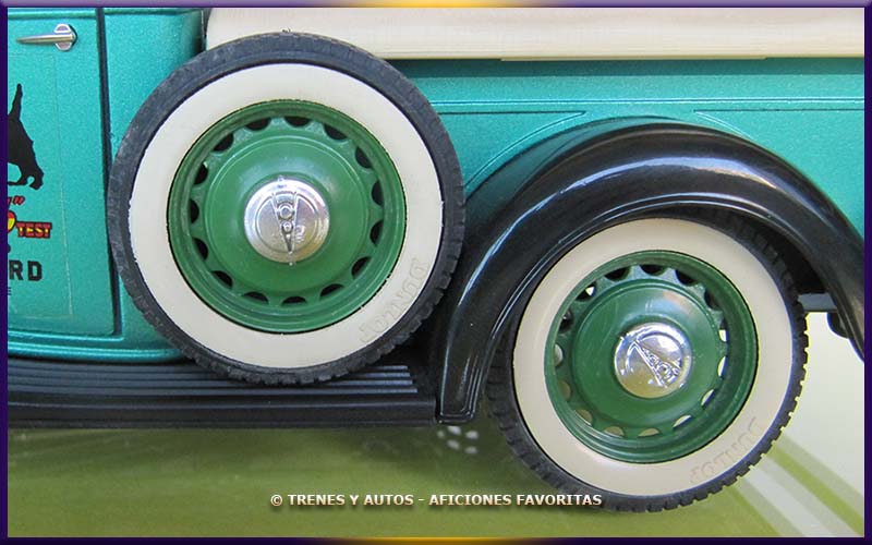 Ford V8 Pick Up - Solido 1/19