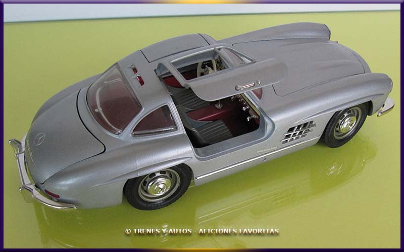 Mercedes Benz 300 SL - Bburago 1/18