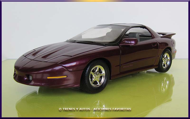 Pontiac Firebird - ERTL 1/18