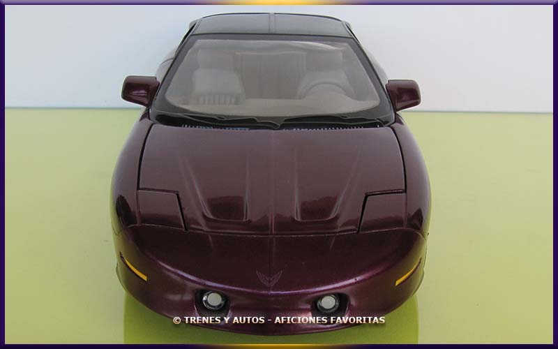 Pontiac Firebird - ERTL 1/18