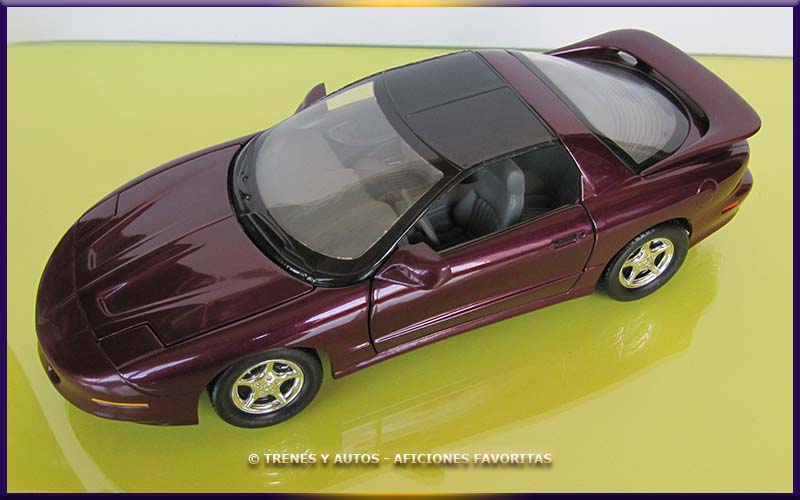 Pontiac Firebird - ERTL 1/18