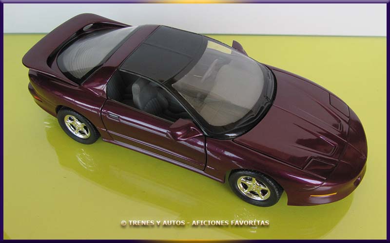 Pontiac Firebird - ERTL 1/18
